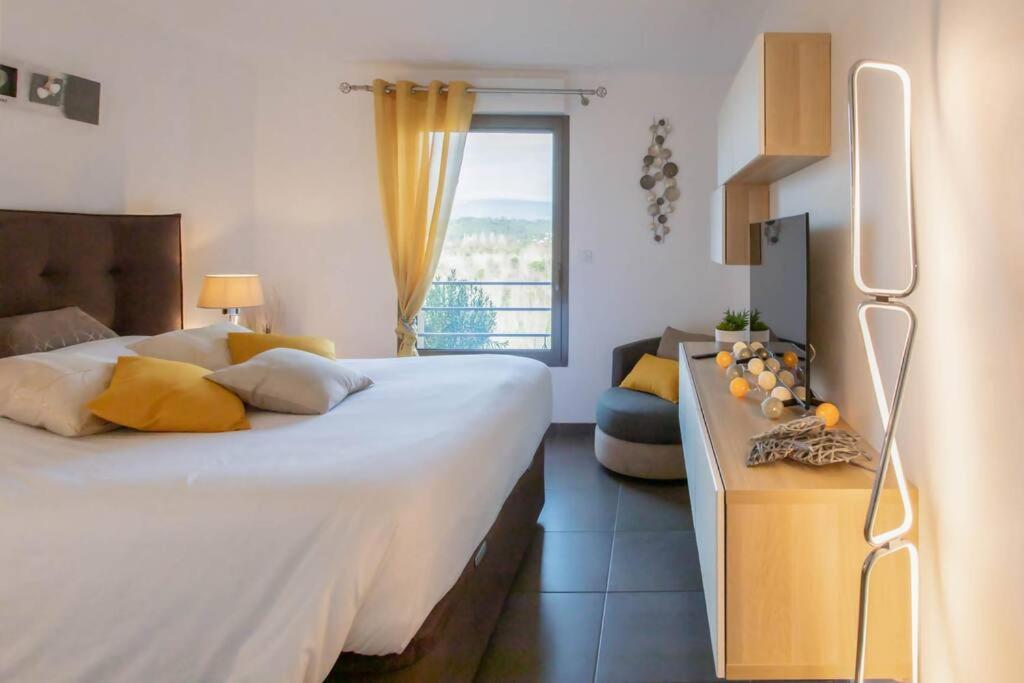 דירות אנטיב A7- 2 Bdr Sea & Mountain View - Ac, Parking, Pool & Terrace מראה חיצוני תמונה